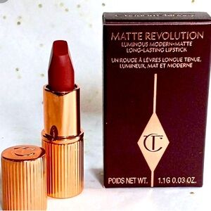 💋 Charlotte Tilbury Matte Revolution Lipstick - Pillow Talk 2 Medium
